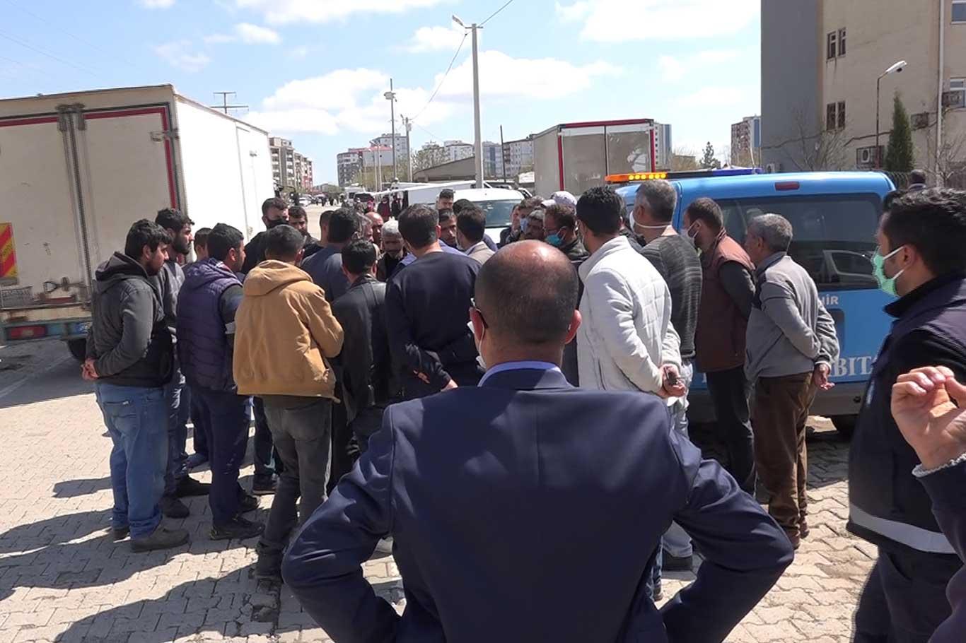 Semt pazarı kurulmayınca halk Diyarbakır Büyükşehir Belediyesine tepki gösterdi